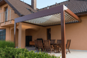 Bioklimatická pergola ke zdi Ksystem