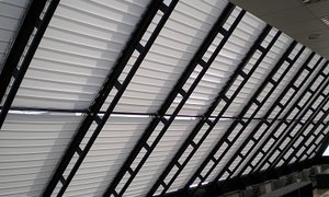 K-SYSTEM stropní vertikální žaluzie Decomatic® Praha